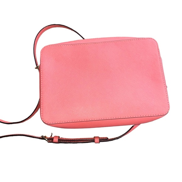 Jet Set Saffiano Leather Crossbody Bag Preowned - Picture 2 of 15